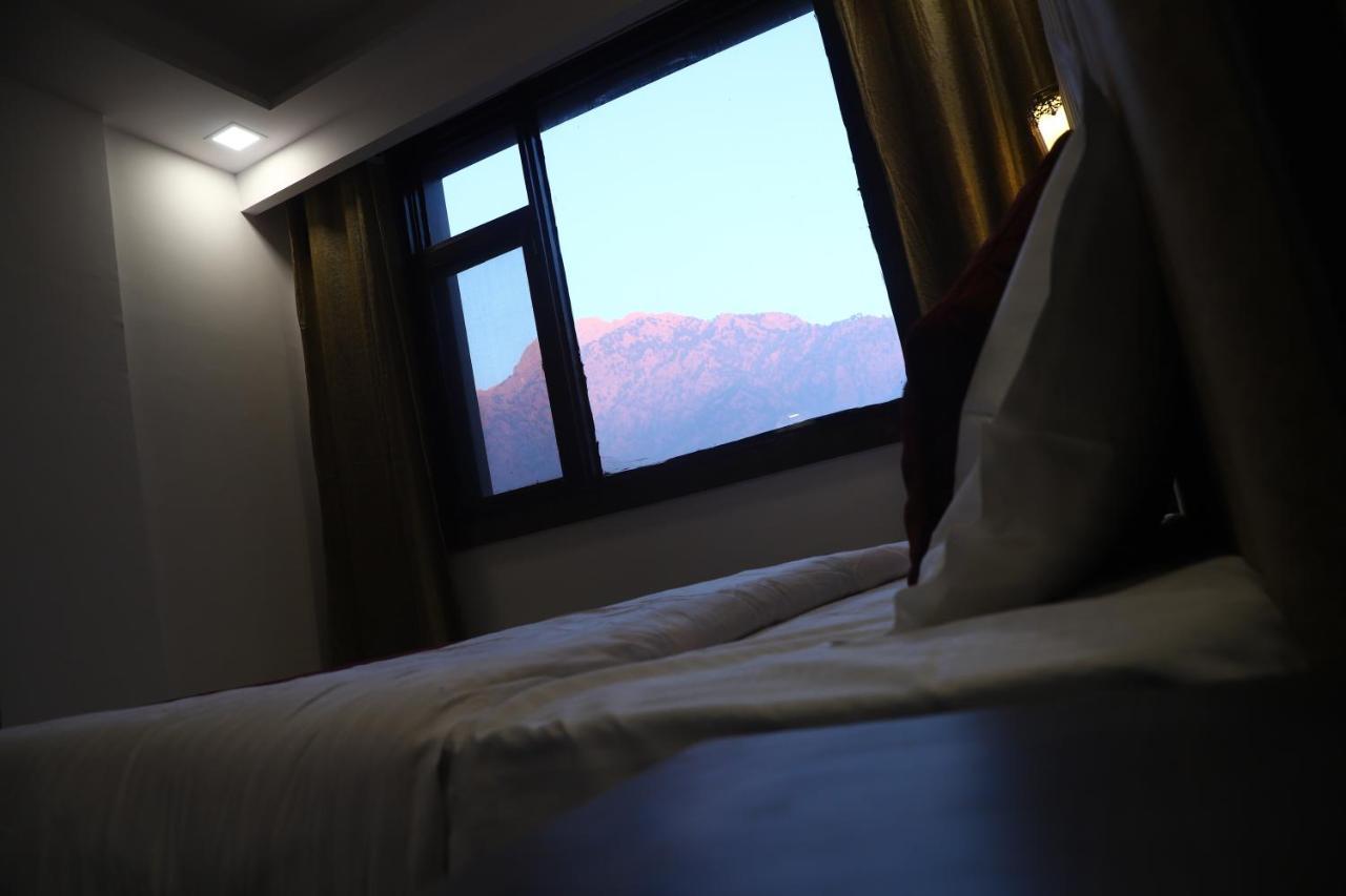 The Divine Oak Hotel Katra  Eksteriør billede